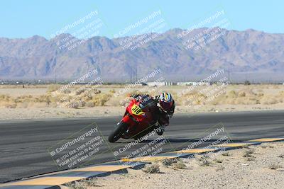 media/Jan-10-2025-CVMA Friday Practice (Fri) [[489e0da257]]/Group 4 and Trackday/Session 2 (Turn 4 Inside)/